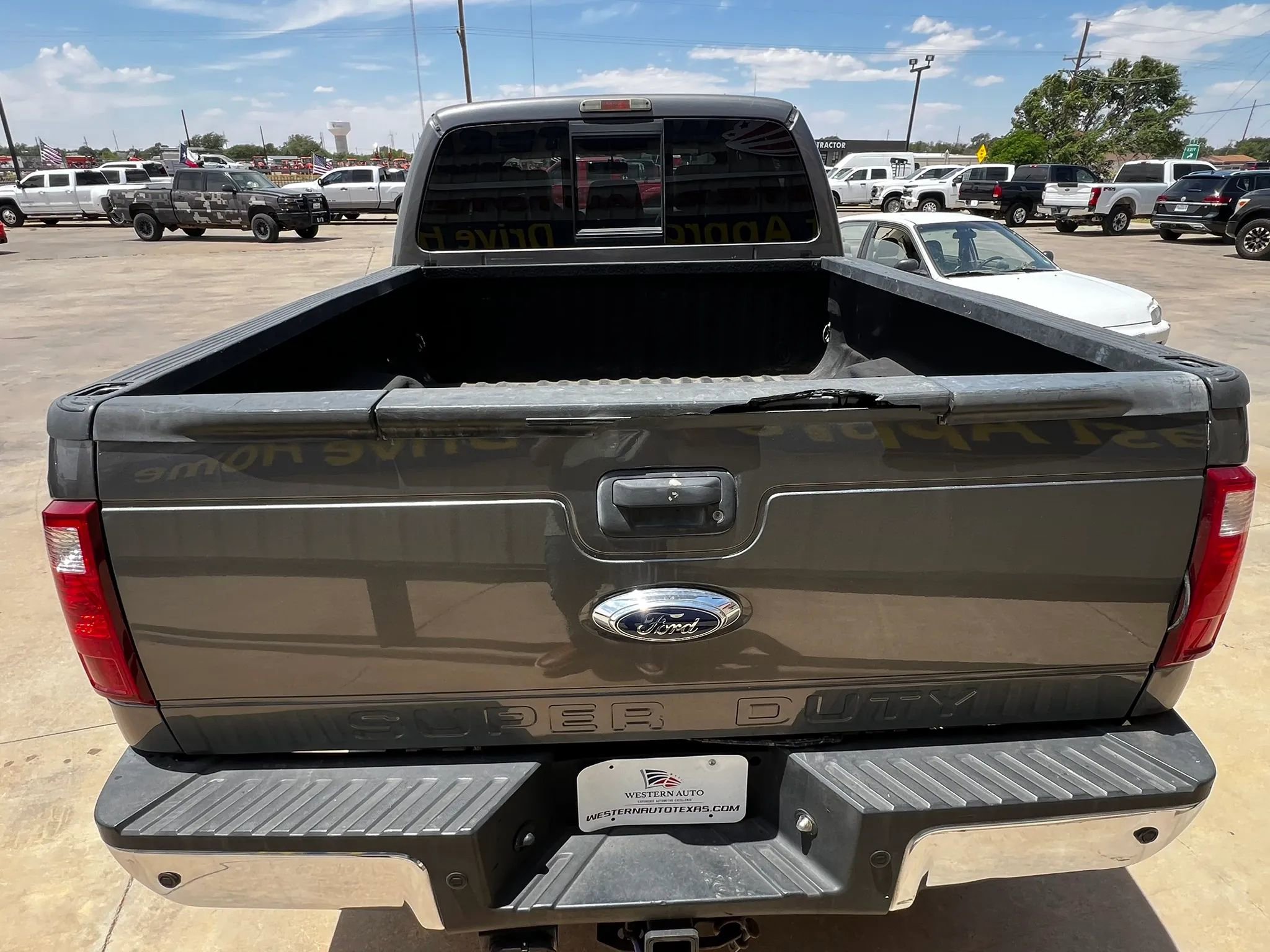 Used 2013 Ford F250 Lariat w/ Lariat Ultimate Pkg AWD/4WD image 6