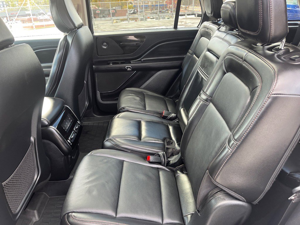 Used 2022 Lincoln Aviator Reserve w/ Equipment Group 201A image 18