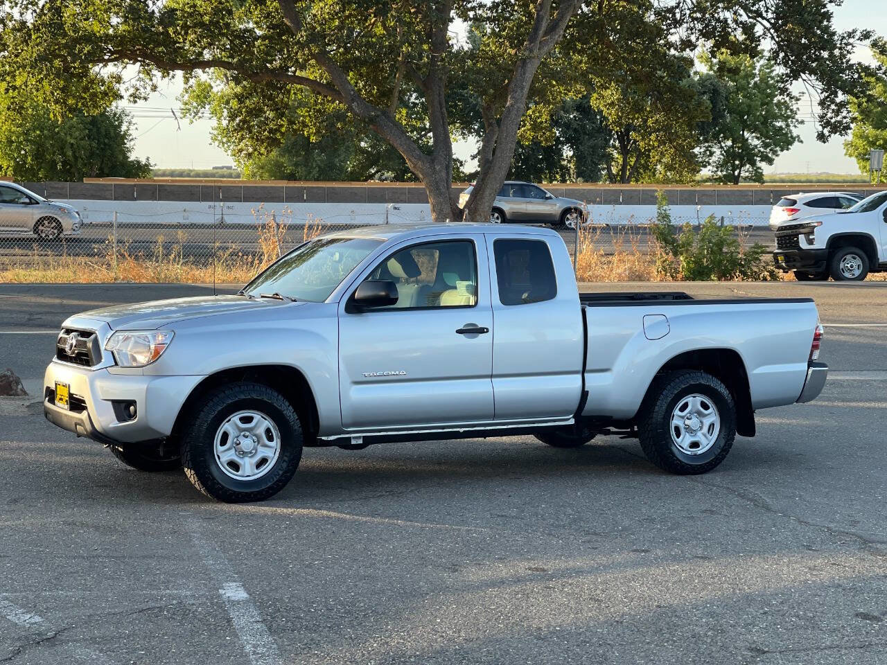 Used 2013 Toyota Tacoma 2WD Access Cab image 2