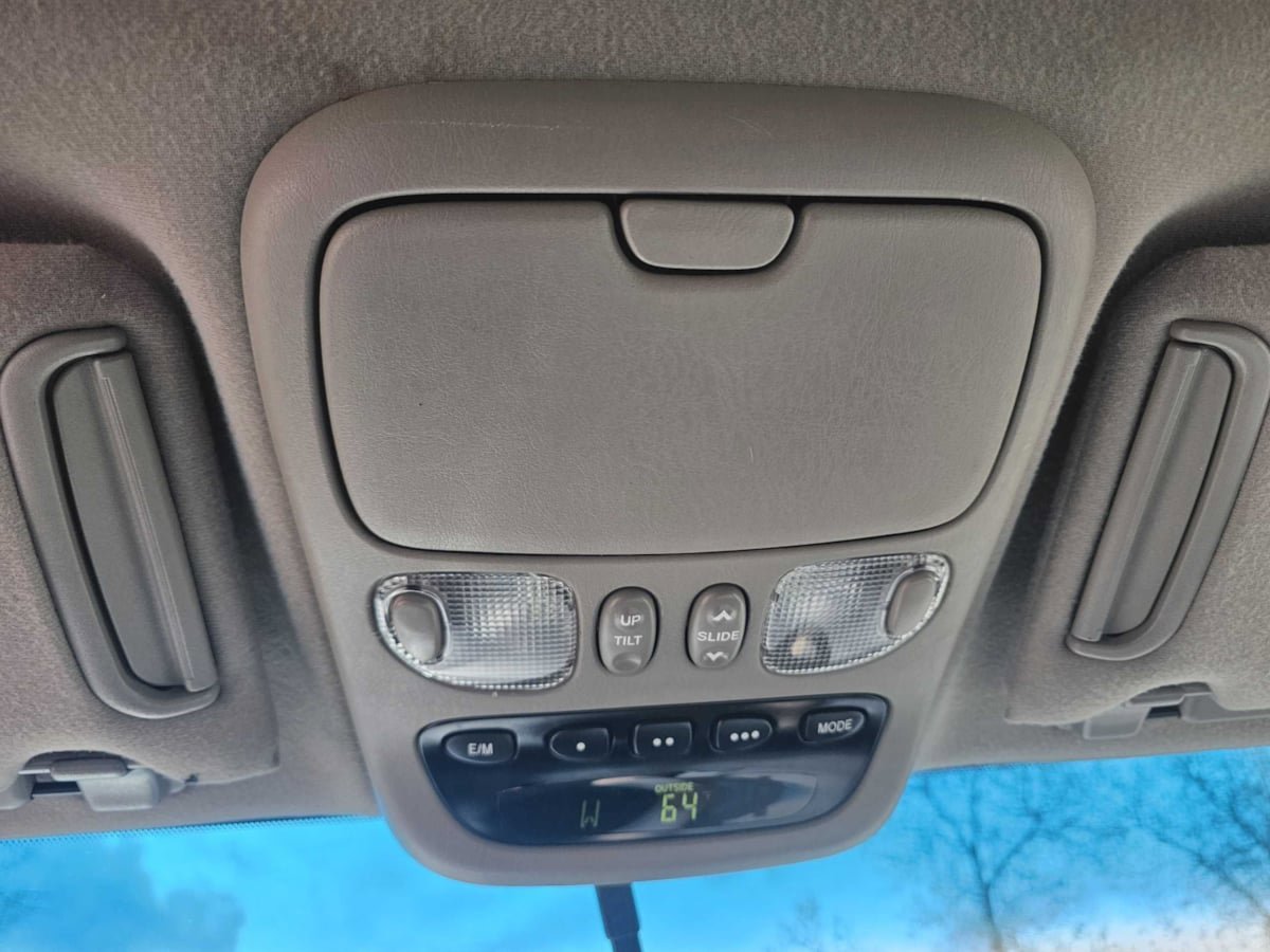 Used 2003 Toyota Sequoia Limited AWD/4WD image 23