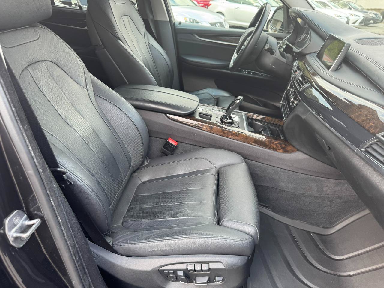 Used 2015 BMW X5 xDrive50i AWD/4WD image 34