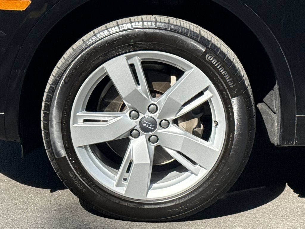 Used 2019 Audi Q5 2.0T Premium Plus w/ Premium Plus Package AWD/4WD image 19