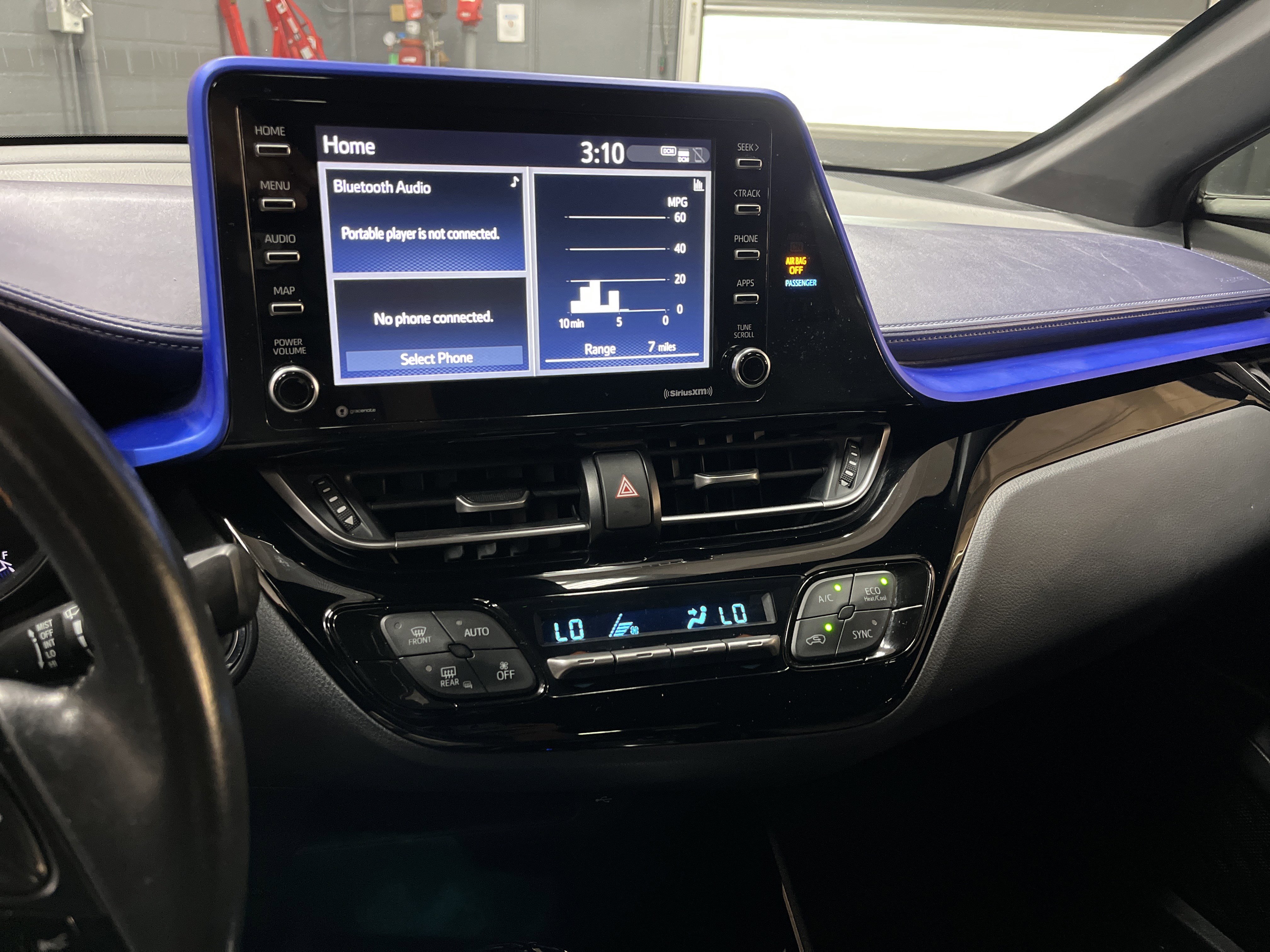 Used 2022 Toyota C-HR XLE image 23