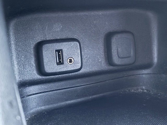 Used 2018 Chevrolet Equinox LT image 29