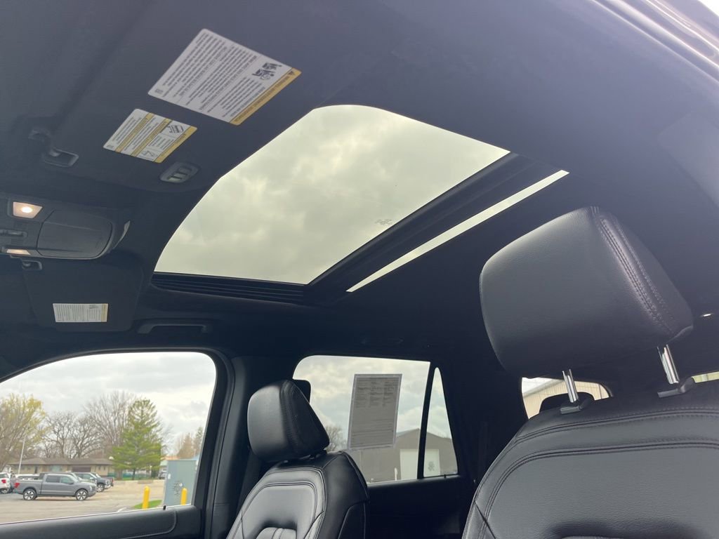 Used 2021 Ford Expedition Limited image 13