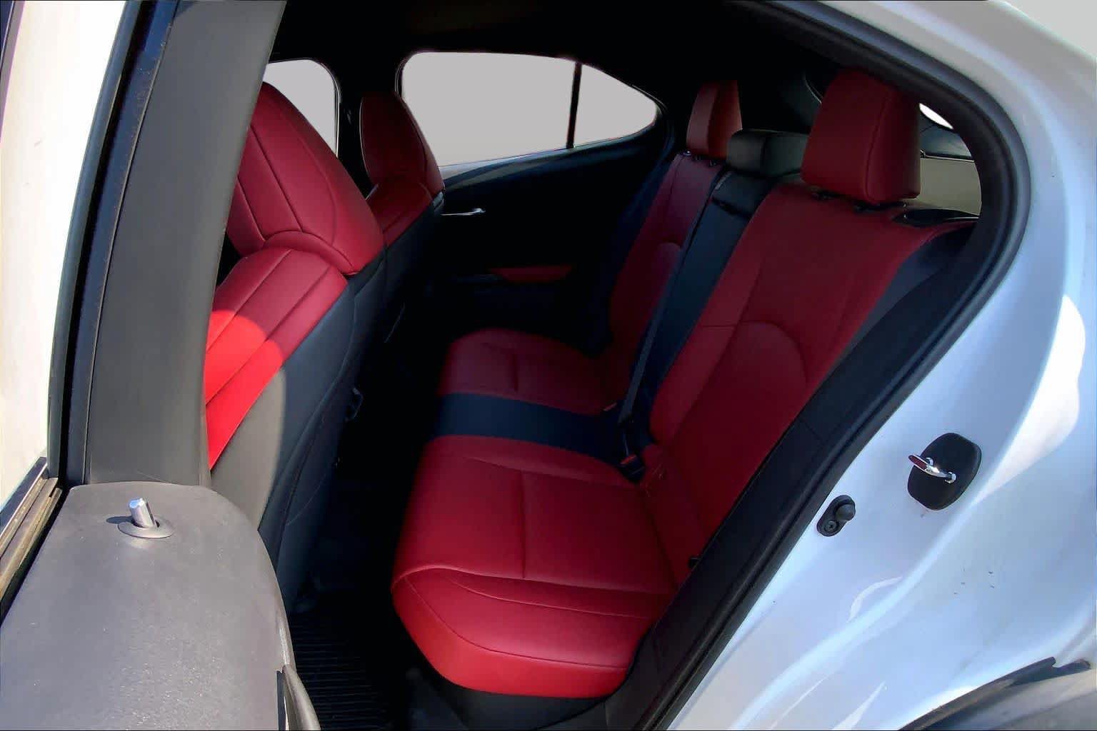 Used 2019 Lexus UX 250h F Sport AWD/4WD image 21