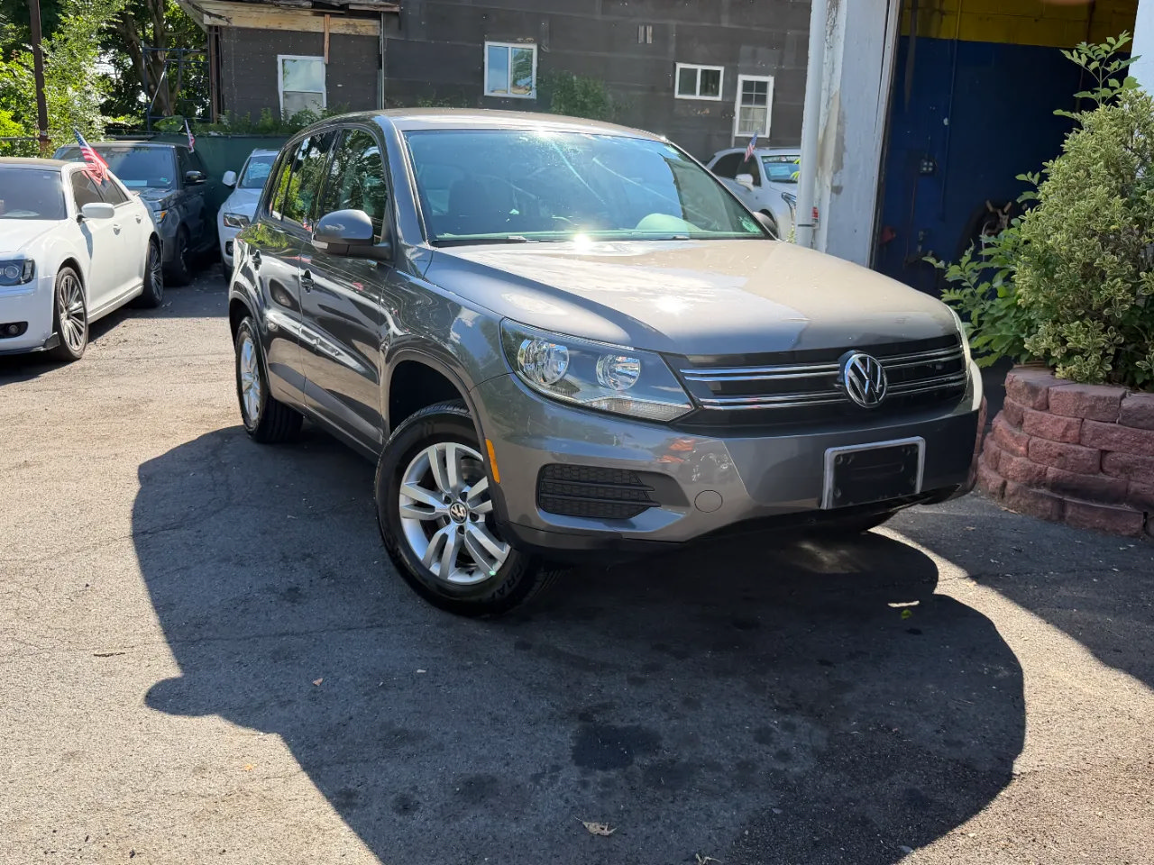 Used 2012 Volkswagen Tiguan LE FWD image 16