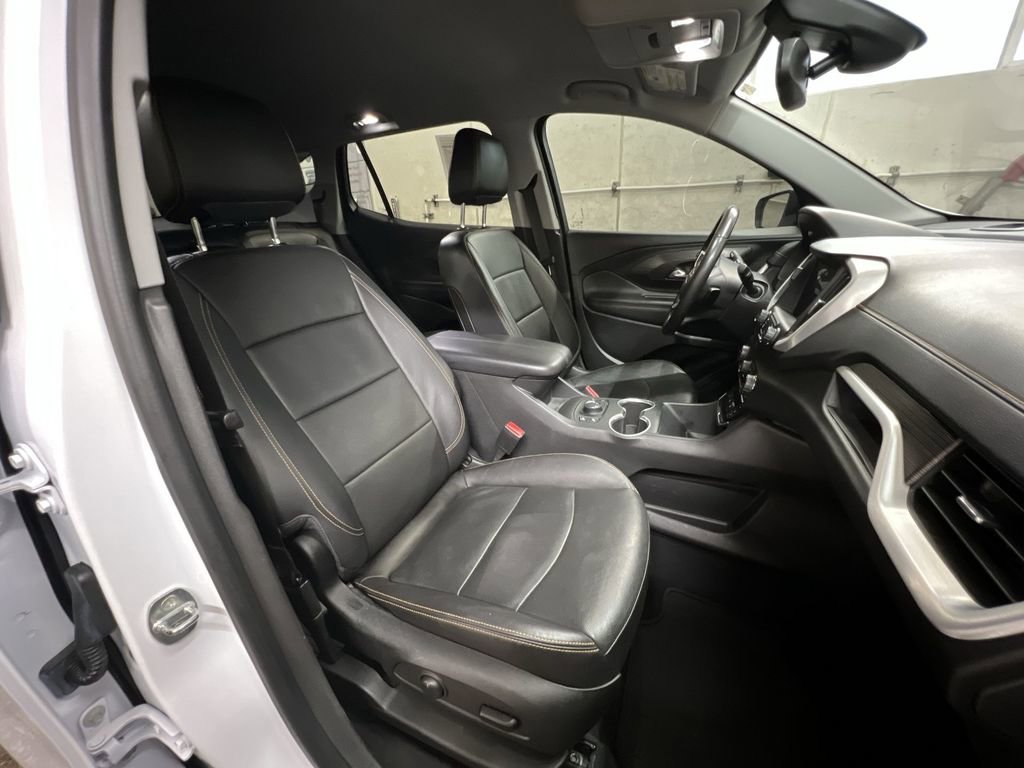 Used 2021 GMC Terrain SLT w/ Elevation Edition image 27