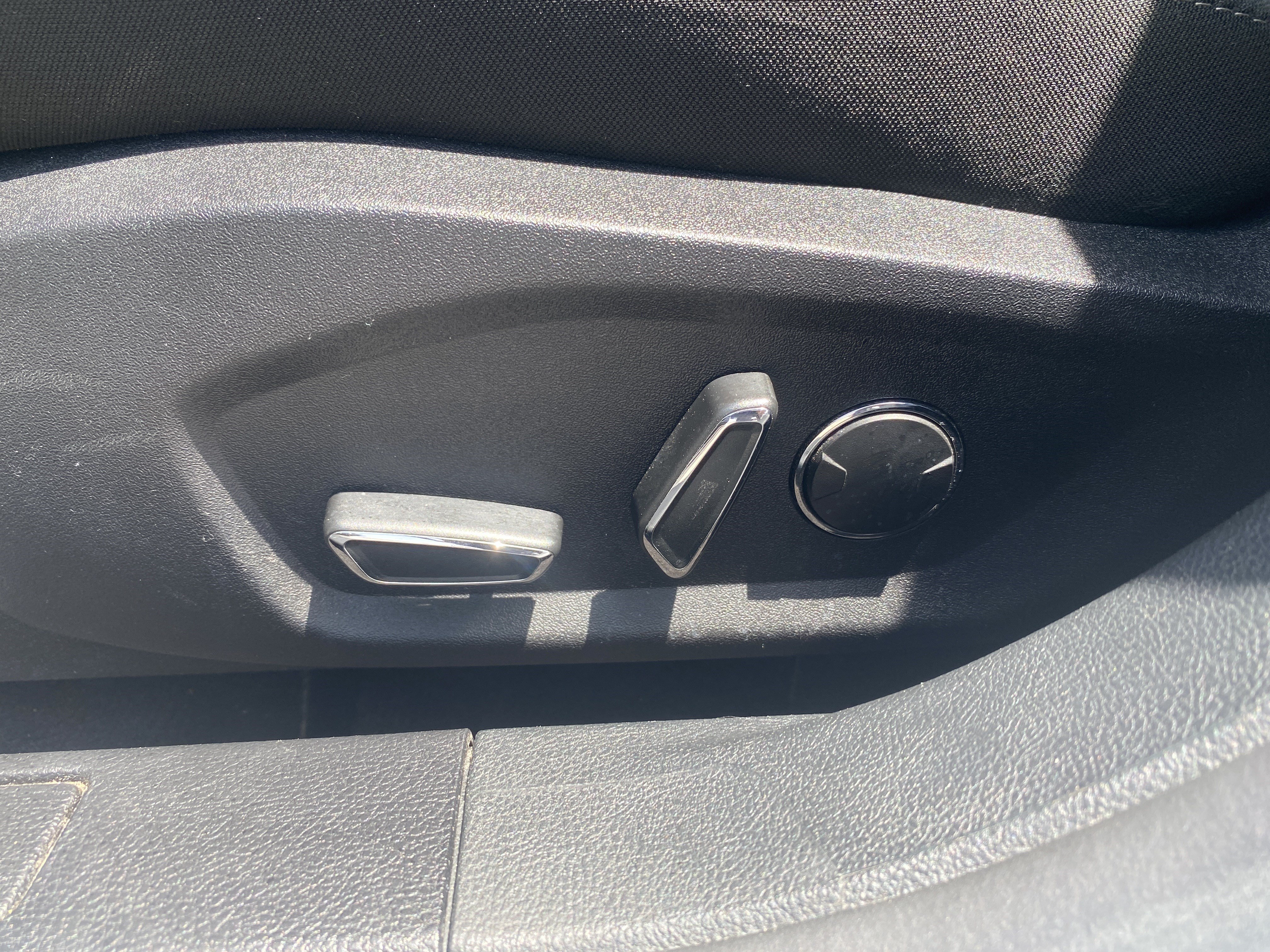 Used 2019 Ford Fusion SE FWD image 20