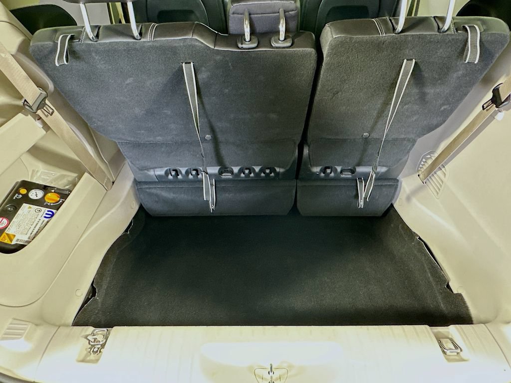 Certified 2024 Chrysler Pacifica Touring-L FWD image 35