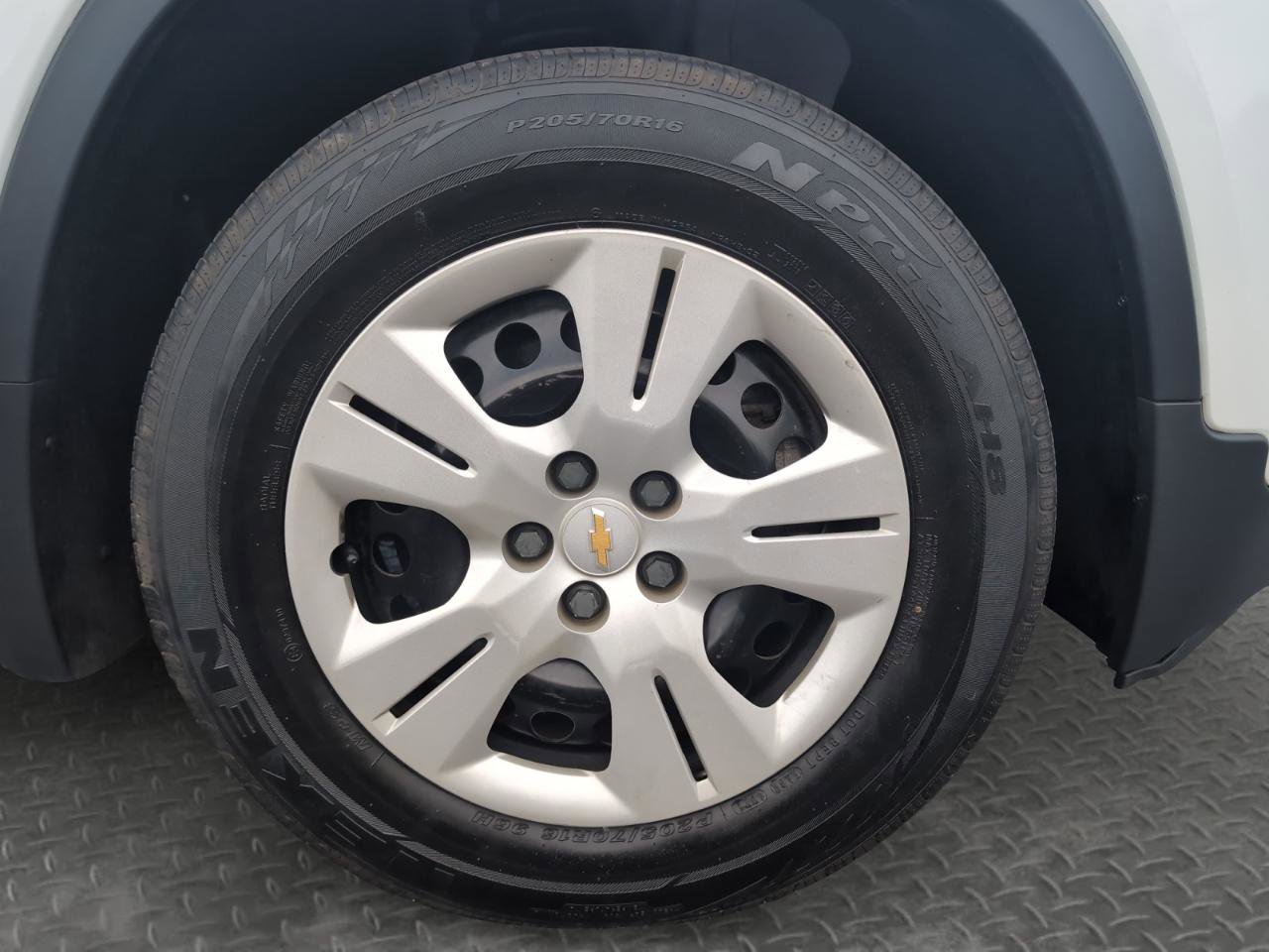 Used 2017 Chevrolet Trax LS FWD image 25