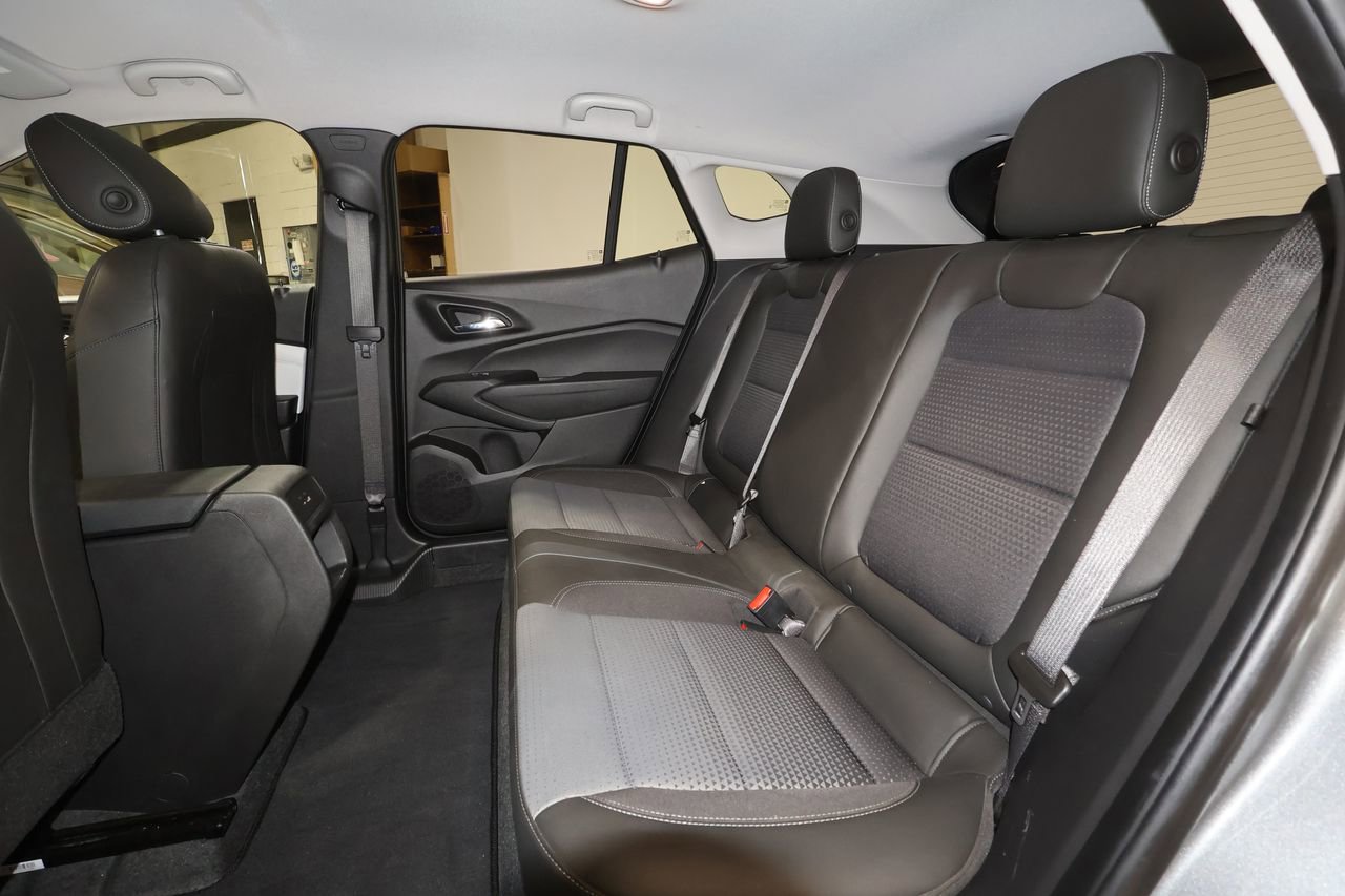 Certified 2025 Chevrolet Trax LT image 23