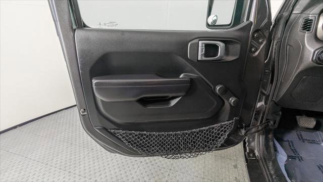 Used 2018 Jeep Wrangler Unlimited Sport image 13