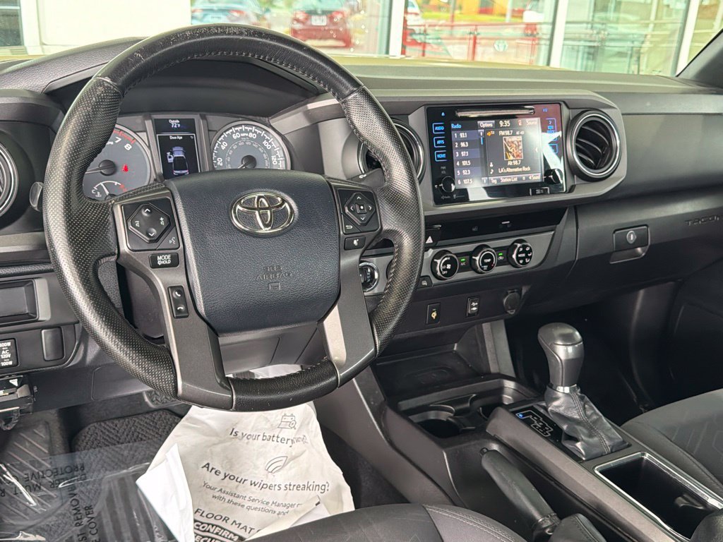 Certified 2016 Toyota Tacoma TRD Off-Road w/ Towing Package AWD/4WD image 30