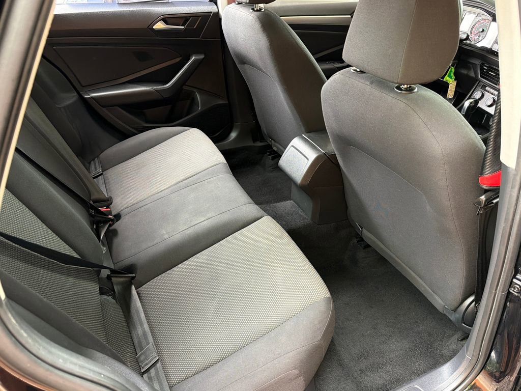 Used 2021 Volkswagen Jetta SE image 28