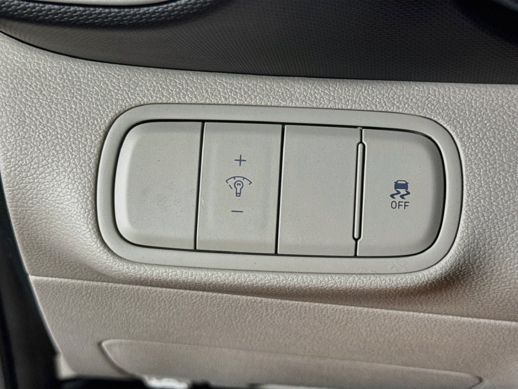 New 2026 Hyundai Venue SEL FWD image 19