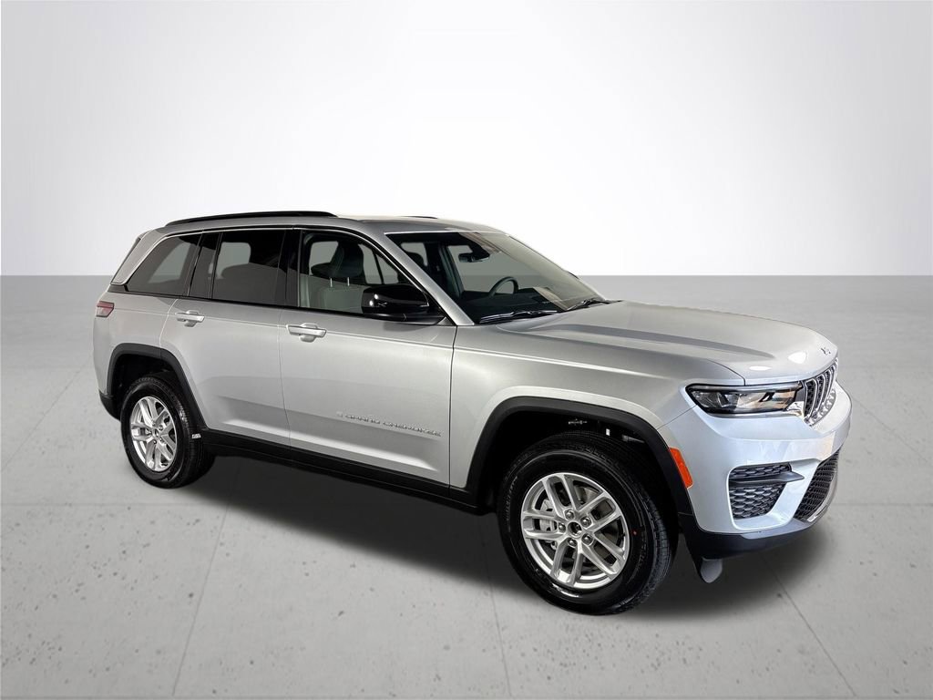 New 2026 Jeep Grand Cherokee Laredo AWD/4WD image 4