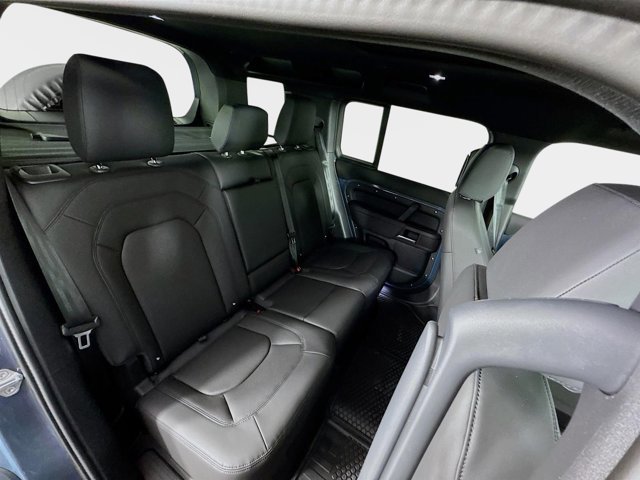 Used 2025 Land Rover Defender 110 S image 29