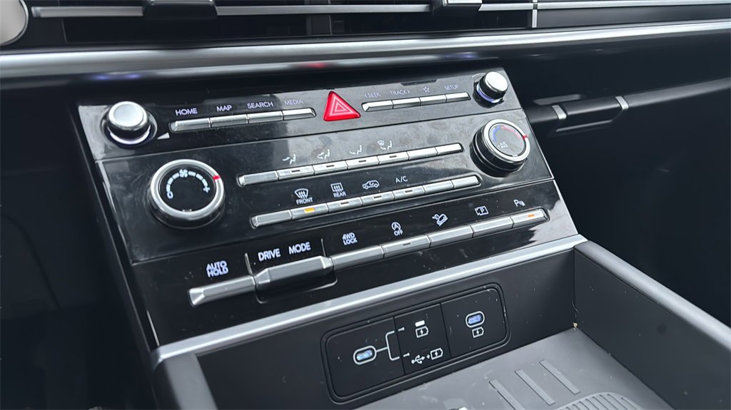 Used 2025 Hyundai Santa Fe SE image 28