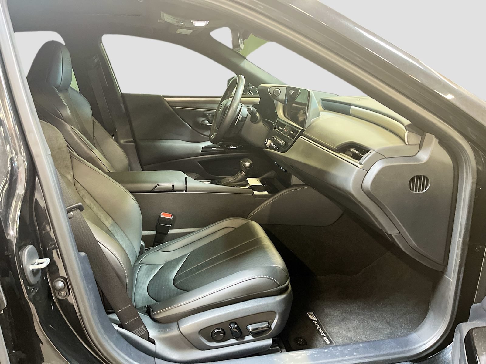 Used 2024 Lexus ES 350 F Sport w/ Accessory Package (Z2) FWD image 30