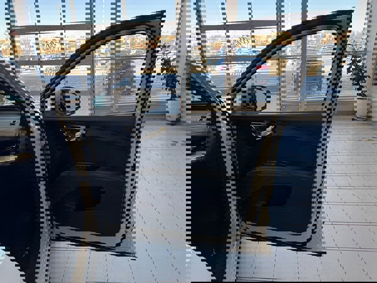 Used 2024 Audi Q4 e-tron Premium Plus w/ Premium Plus image 14