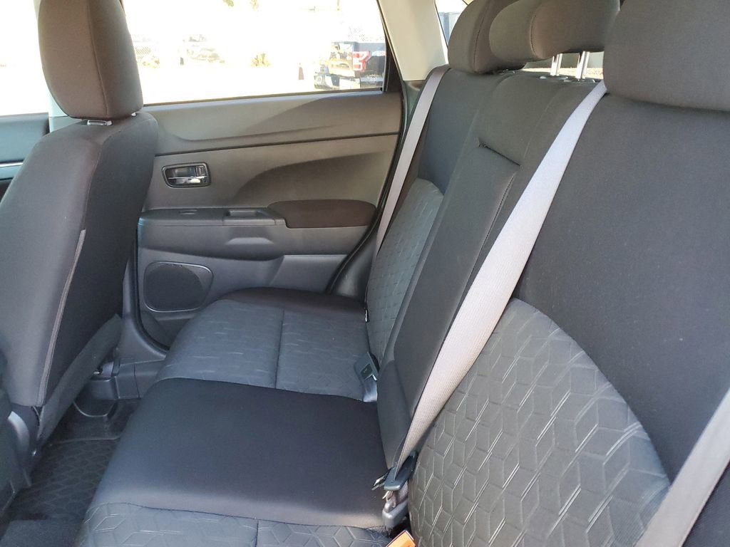 Used 2025 Mitsubishi Outlander Sport ES image 11