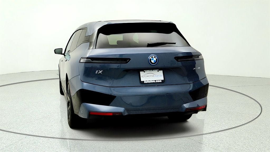 Used 2024 BMW iX xDrive50 w/ Premium Package AWD/4WD image 6