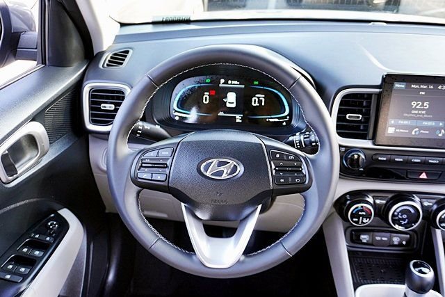 Certified 2026 Hyundai Venue SEL image 20