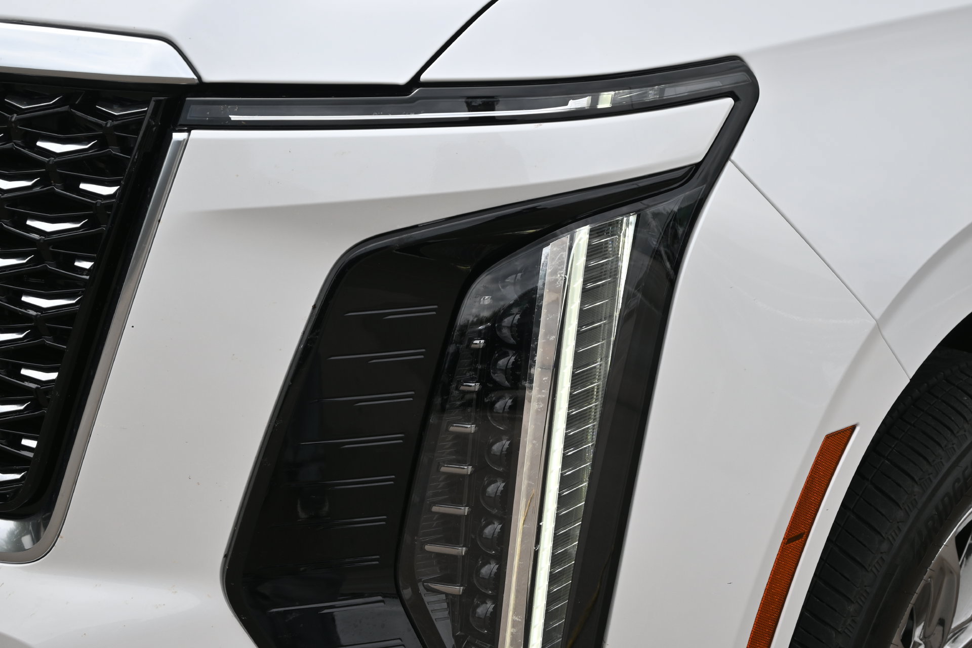 Used 2025 Cadillac Escalade ESV Premium Luxury w/ Touring Package AWD/4WD image 23