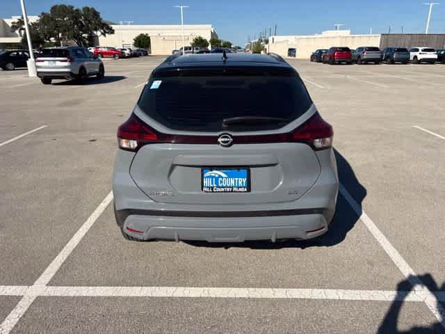 Used 2023 Nissan Kicks SR w/ SR Premium Package FWD image 4