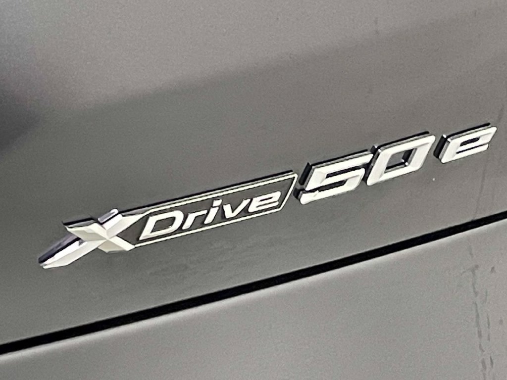 New 2026 BMW X5 xDrive50e w/ M Sport Package AWD/4WD image 11