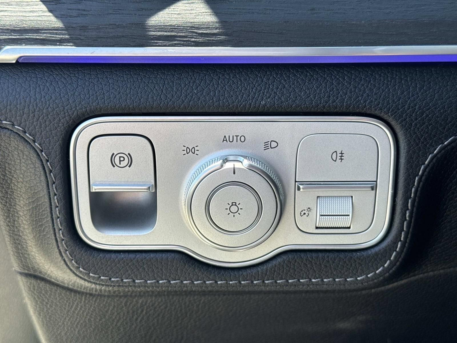 Used 2025 Mercedes-Benz GLE 450e 4MATIC image 21