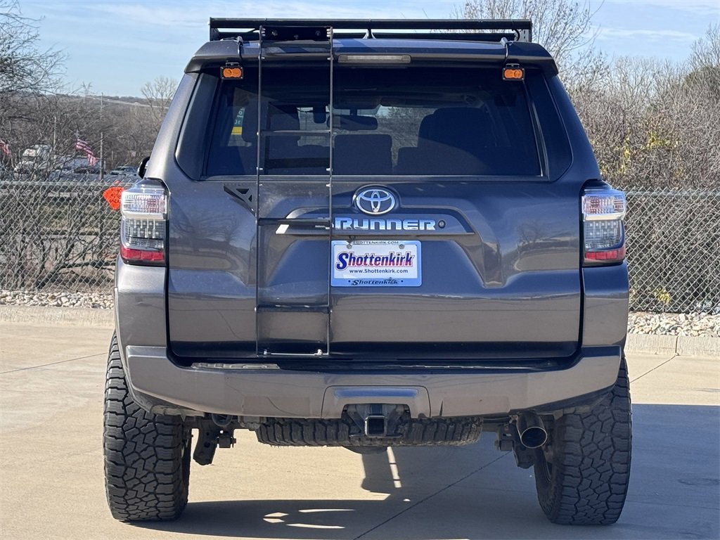 Used 2018 Toyota 4Runner SR5 Premium image 5