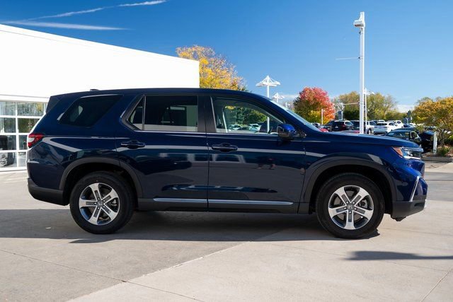 Used 2025 Honda Pilot EX-L image 2