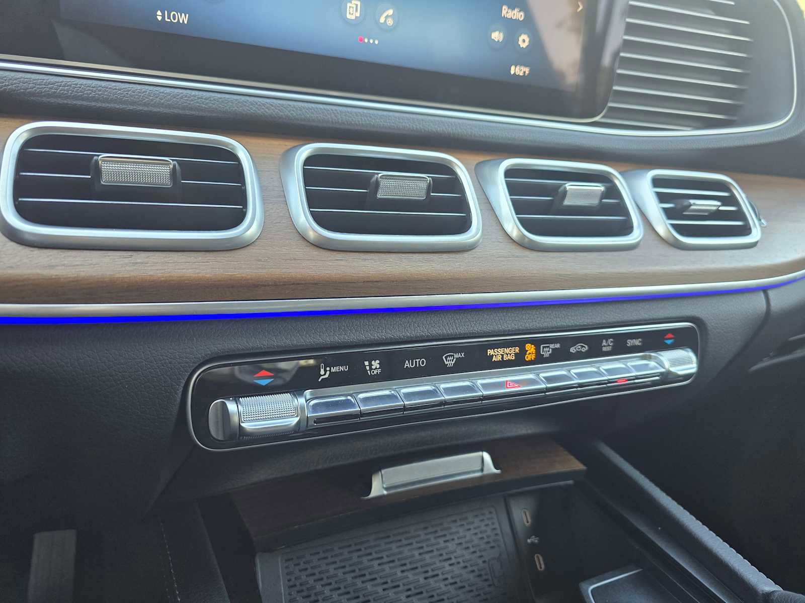 Certified 2025 Mercedes-Benz GLE 450 4MATIC image 31