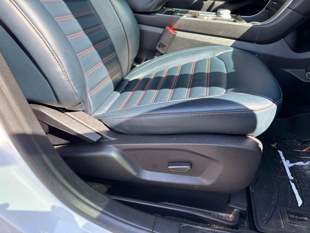 Used 2024 Ford Edge SEL w/ Sport Appearance Package AWD/4WD image 13