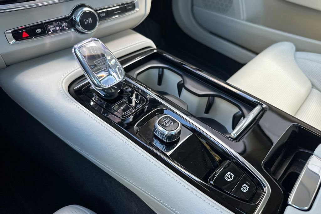 Used 2024 Volvo S90 T8 Ultimate image 22