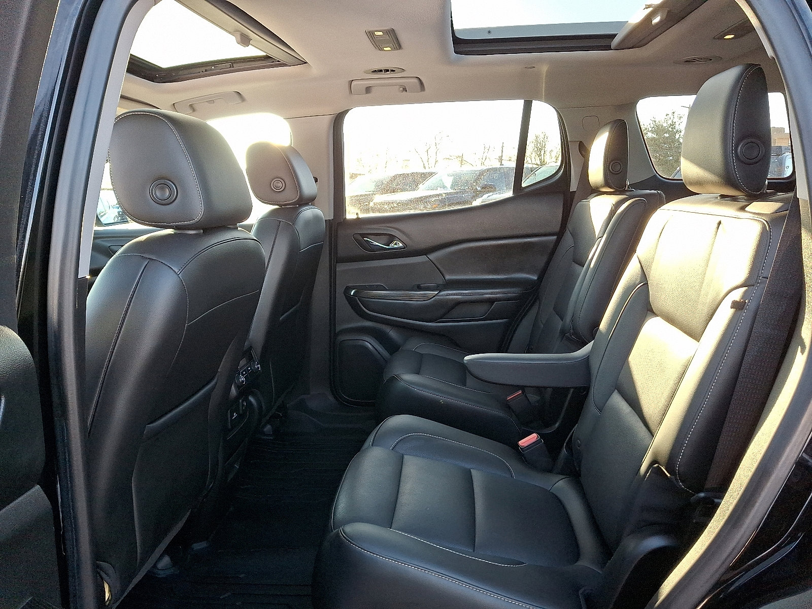 Used 2019 GMC Acadia SLT w/ LPO, Floor Liner Package image 10