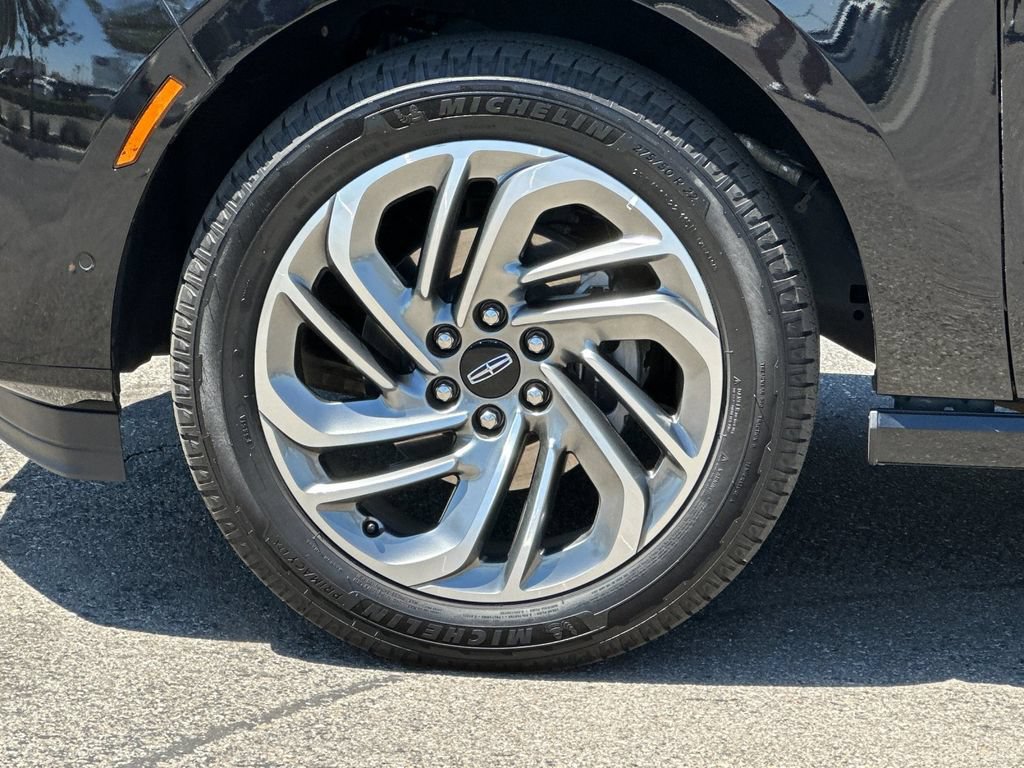 Certified 2025 Lincoln Navigator Reserve AWD/4WD image 26