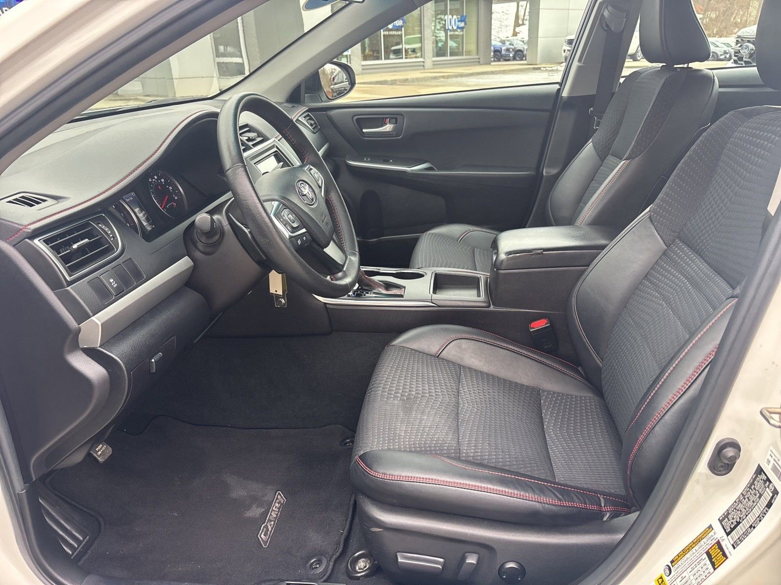 Used 2015 Toyota Camry SE image 13