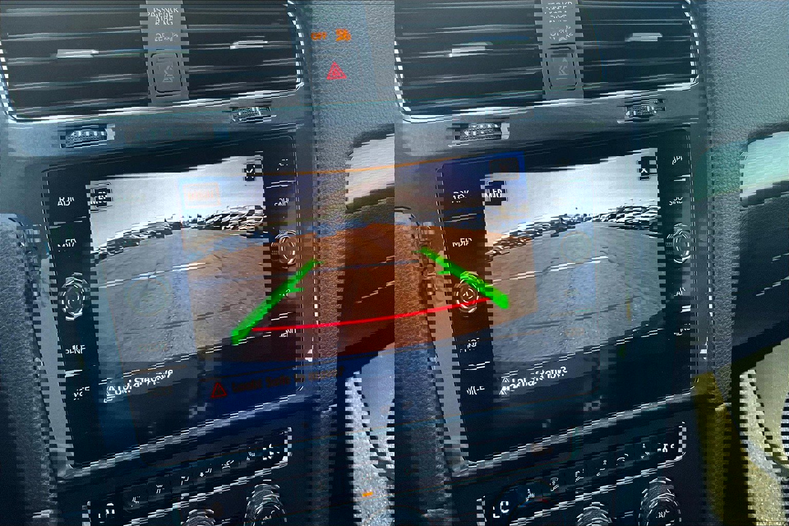 Used 2013 Volkswagen GTI w/Sunroof & Navi image 21