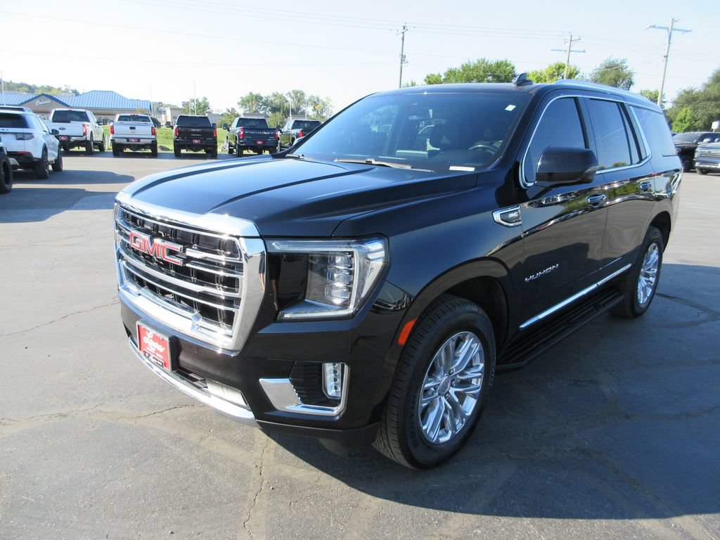 Certified 2021 GMC Yukon SLT w/ SLT Premium Package AWD/4WD image 11