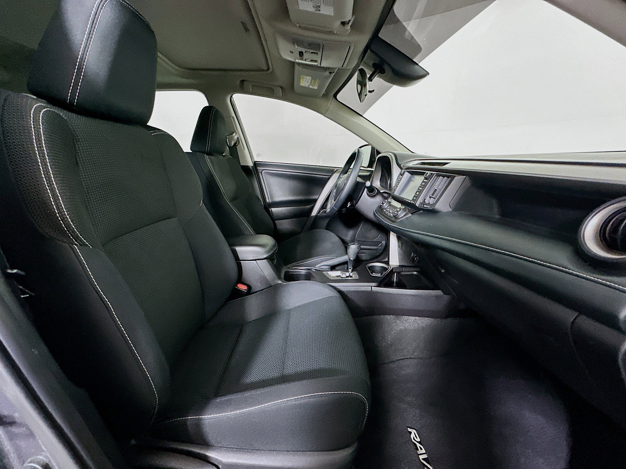 Used 2018 Toyota RAV4 XLE FWD image 31
