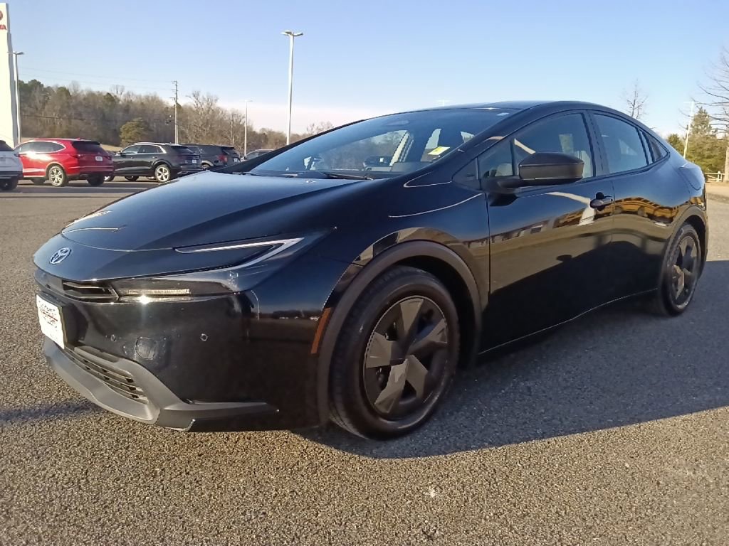 Used 2024 Toyota Prius LE image 7