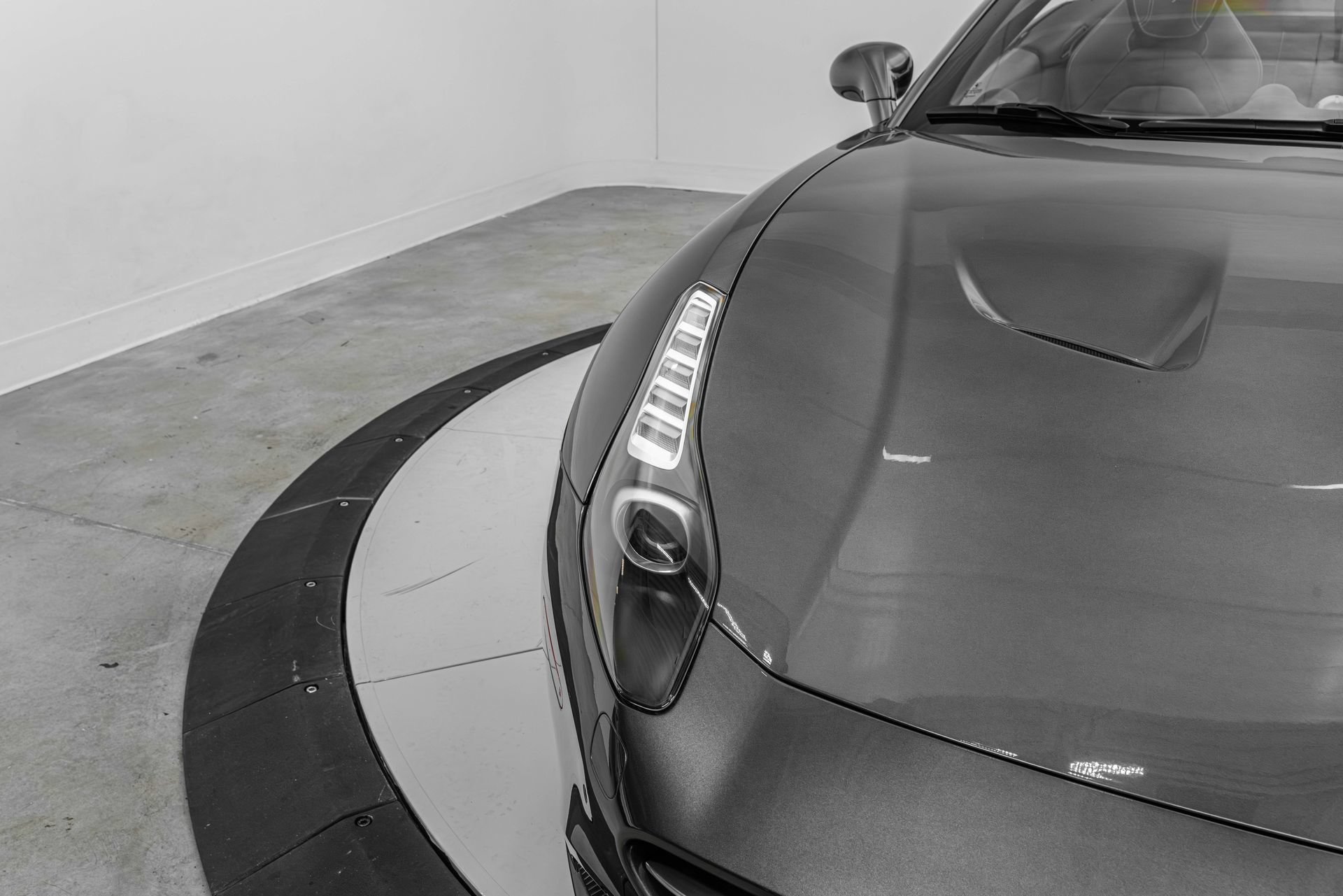 Certified 2016 Ferrari California T RWD image 42