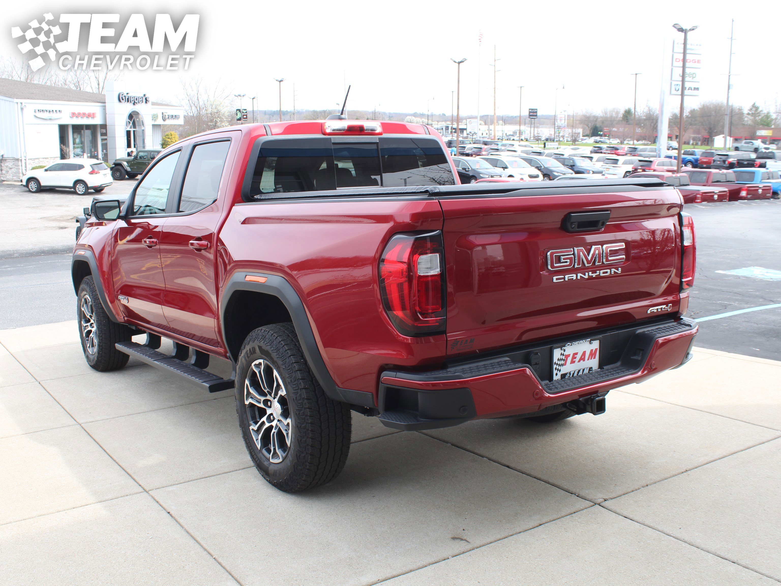 Used 2025 GMC Canyon AT4 w/ Technology Plus Package AWD/4WD image 6