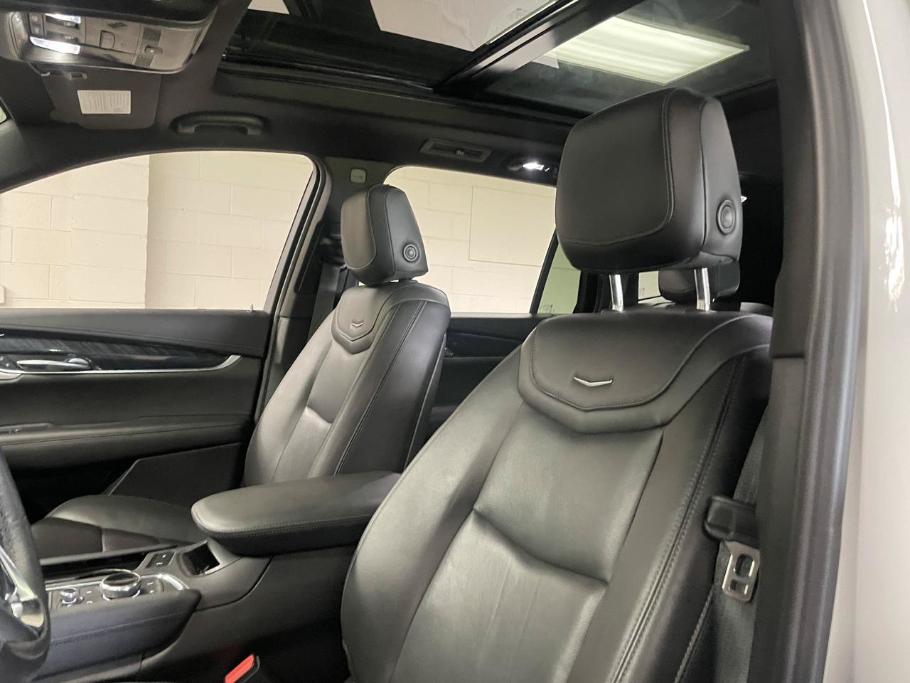 Used 2025 Cadillac XT6 Premium Luxury w/ Technology Package FWD image 14