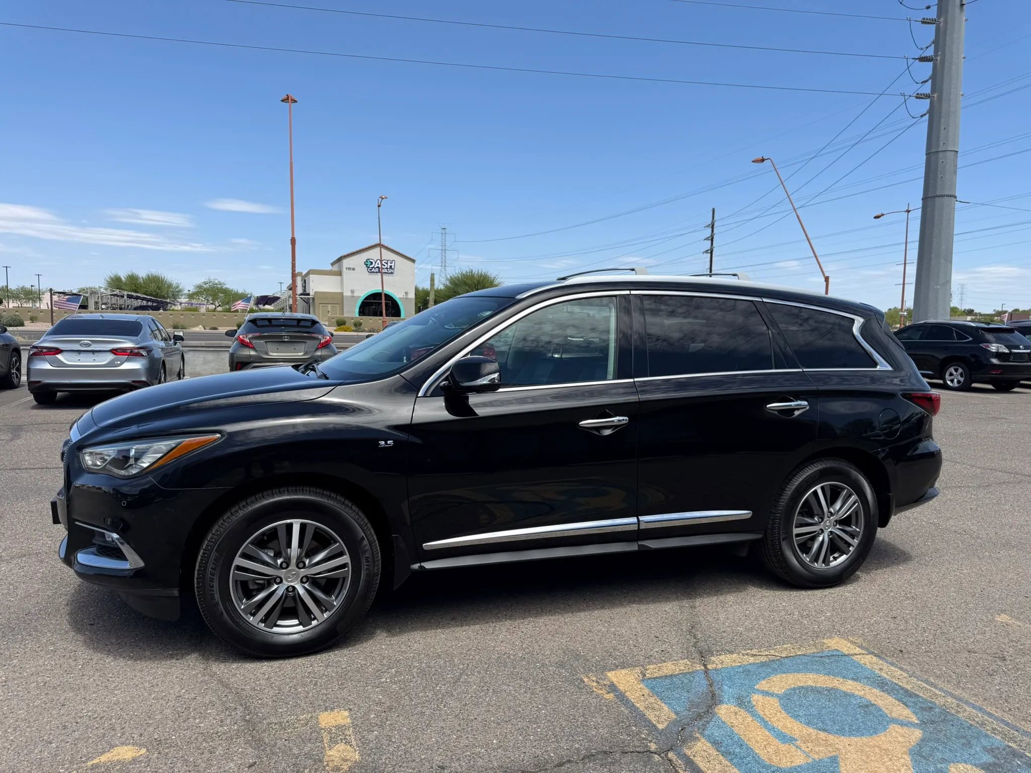 Used 2020 INFINITI QX60 Luxe w/ Essential Package FWD image 5