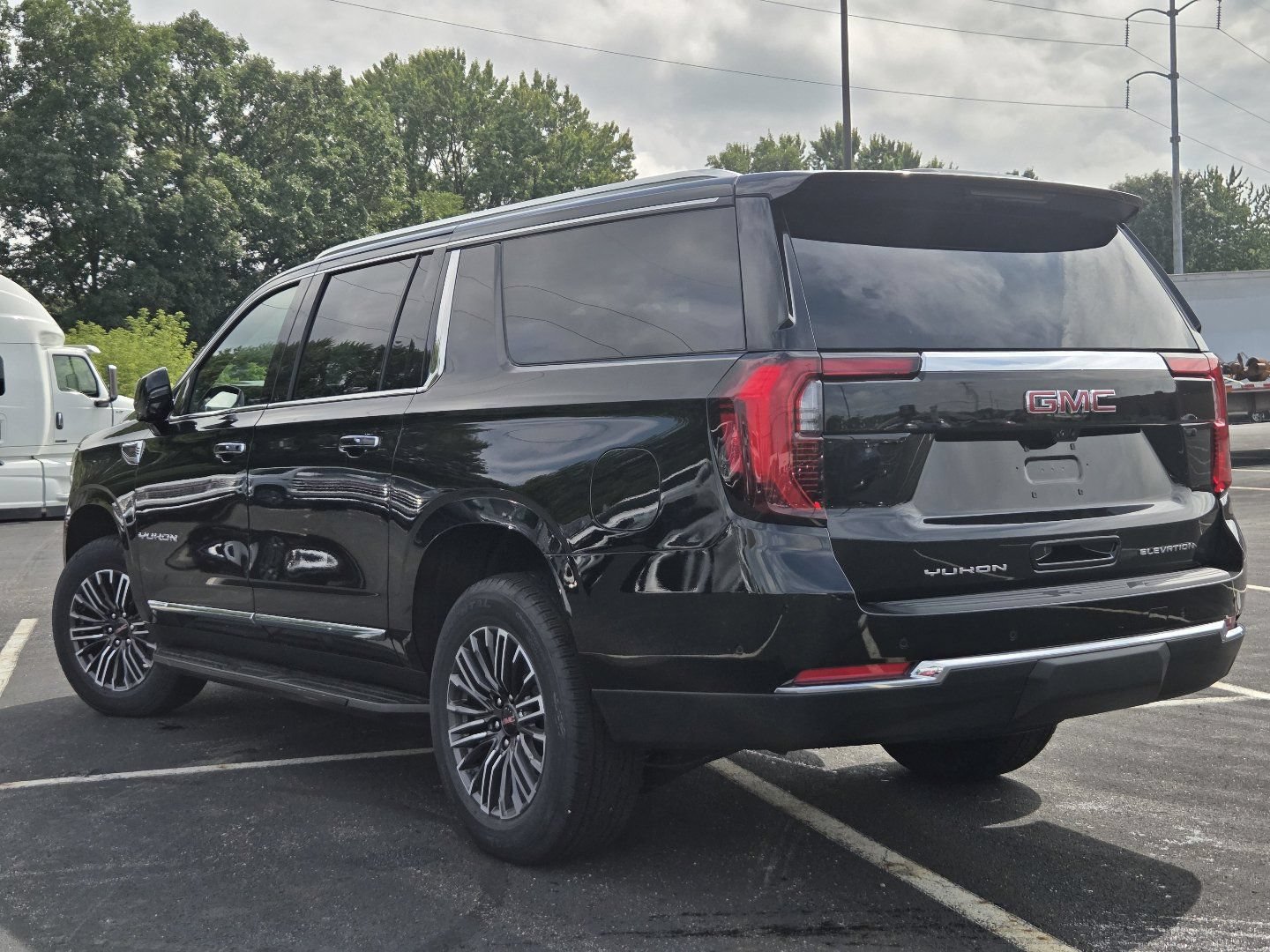 New 2026 GMC Yukon XL Elevation w/ Elevation Premium Package AWD/4WD image 17