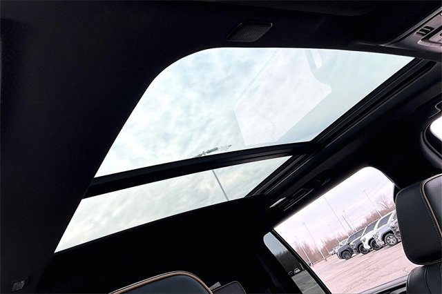 Used 2022 GMC Yukon XL AT4 w/ Max Trailering Package image 28